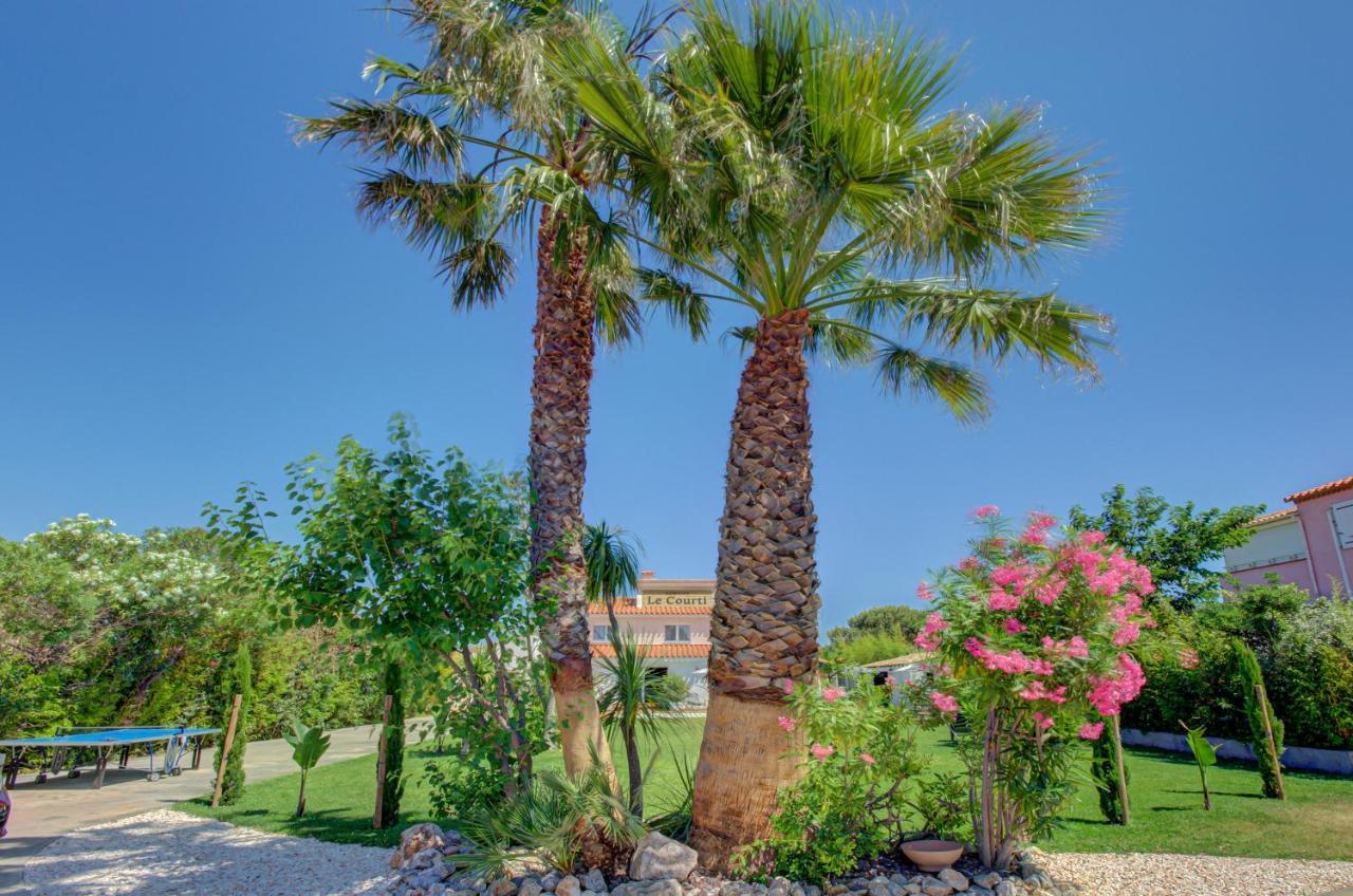 Hotel Domaine Le Courti à Le Barcarès Extérieur photo